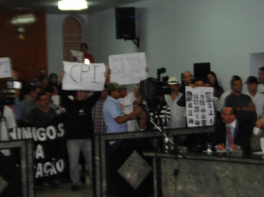 1ª ASSEMBLEIA COM SERVIDORES DA EDUCAÇÃO NO 2º SEMESTRE LETIVO DE 2013-1