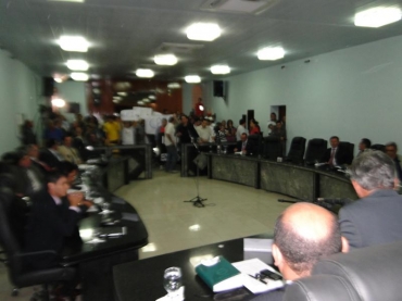 1ª ASSEMBLEIA COM SERVIDORES DA EDUCAÇÃO NO 2º SEMESTRE LETIVO DE 2013