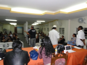 1ª ASSEMBLEIA COM SERVIDORES DA EDUCAÇÃO NO 2º SEMESTRE LETIVO DE 2013