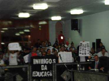 1ª ASSEMBLEIA COM SERVIDORES DA EDUCAÇÃO NO 2º SEMESTRE LETIVO DE 2013