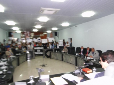 1ª ASSEMBLEIA COM SERVIDORES DA EDUCAÇÃO NO 2º SEMESTRE LETIVO DE 2013