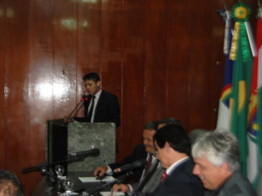 1ª ASSEMBLEIA COM SERVIDORES DA EDUCAÇÃO NO 2º SEMESTRE LETIVO DE 2013