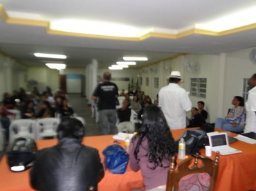 1ª ASSEMBLEIA COM SERVIDORES DA EDUCAÇÃO NO 2º SEMESTRE LETIVO DE 2013