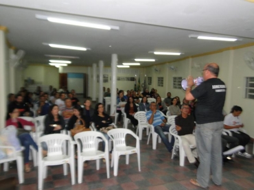 1ª ASSEMBLEIA COM SERVIDORES DA EDUCAÇÃO NO 2º SEMESTRE LETIVO DE 2013-6
