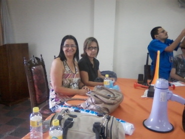 Assembleia dia 18 de abril de 2013 com protesto debaixo de chuva