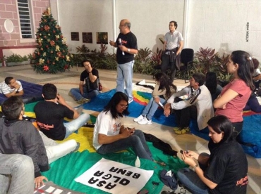 Professores acampam na Câmara de Vereadores de Caruaru