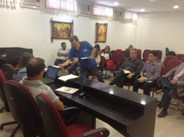 Professores decretam estado de greve