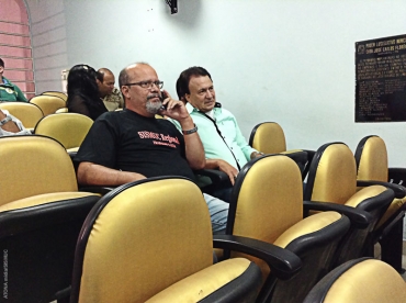 Professores vão até o TJPE