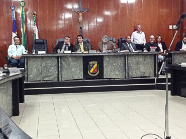 Professores vão até o TJPE