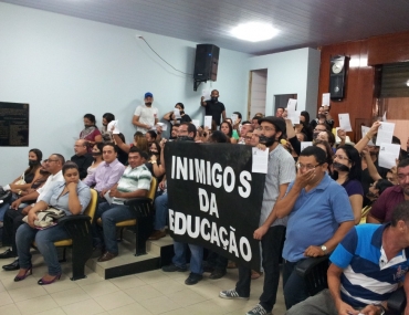 Protestos da Educação nas ruas e na Câmara Municipal
