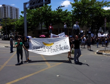 Protestos da Educação nas ruas e na Câmara Municipal