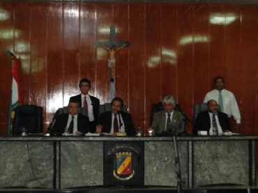 PROTESTOS NA CÂMARA DE VEREADORES