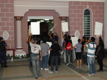 PROTESTOS NA CÂMARA DE VEREADORES