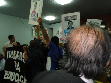 PROTESTOS NA CÂMARA DE VEREADORES