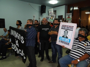 PROTESTOS NA CÂMARA DE VEREADORES