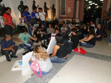 PROTESTOS NA CÂMARA DE VEREADORES