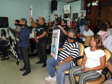 PROTESTOS NA CÂMARA DE VEREADORES