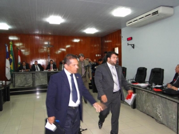 PROTESTOS NA CÂMARA DE VEREADORES