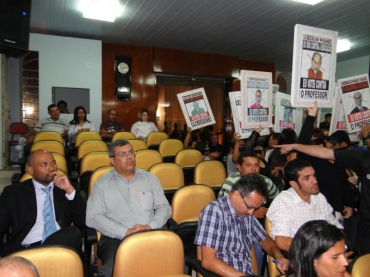 PROTESTOS NA CÂMARA DE VEREADORES