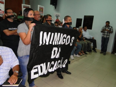 PROTESTOS NA CÂMARA DE VEREADORES